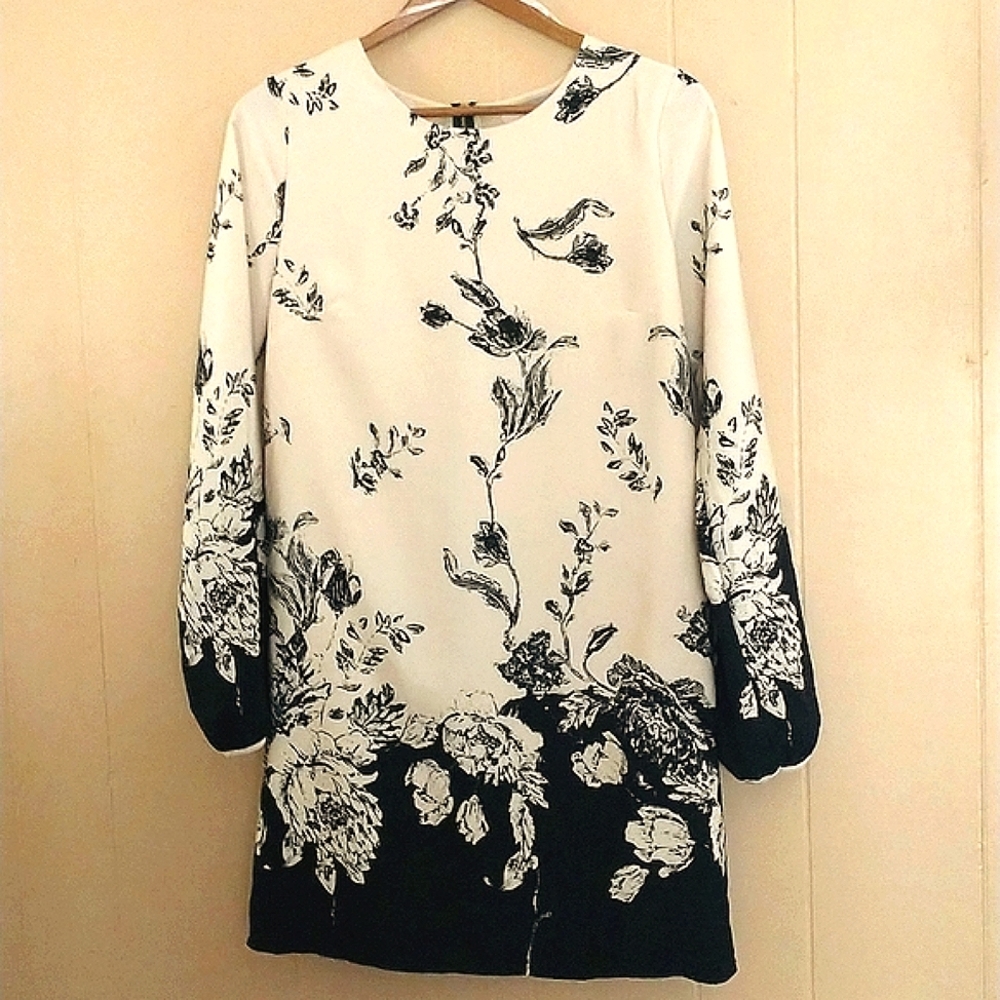 Lined floral long sleeve shift dress from Forever 21 Contemporary in black/cream